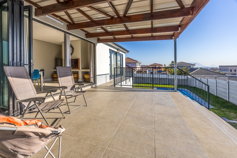 4 Bedroom Property for Sale in Haasendal Western Cape